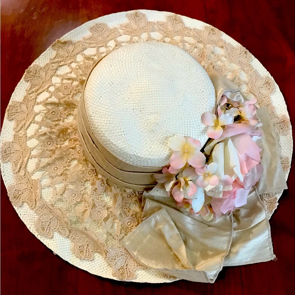 NWT Derby Hat (Includes Hat Box)